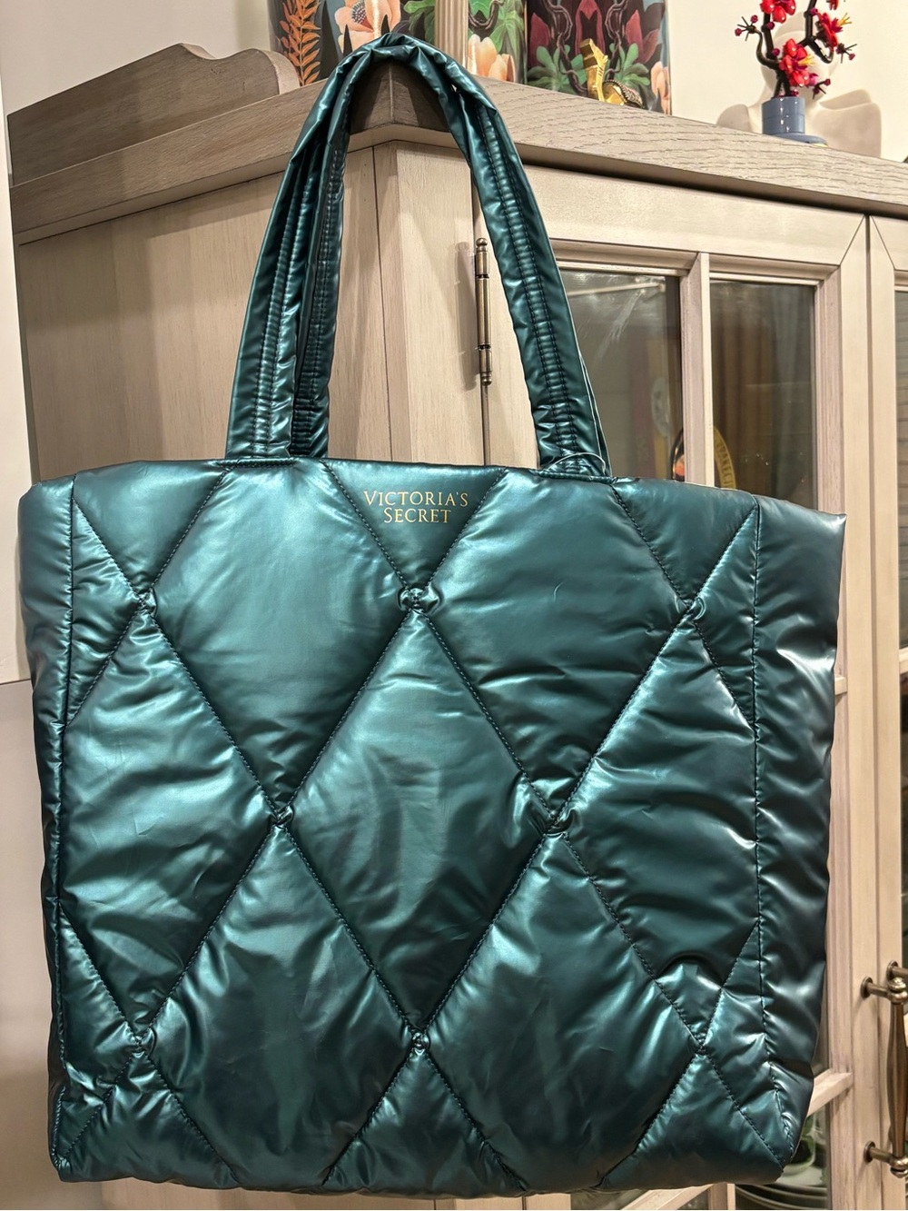 VICTORIA’S SECRET Shiny Teal Quilted Tote